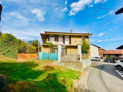 Casa Indipendente in vendita a Vallo Torinese via san rocco, 18