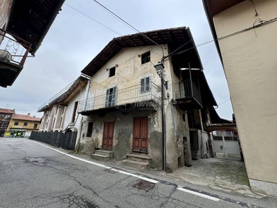 Casa Indipendente in vendita a Valperga via Martiri Libertà