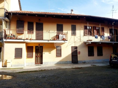 Casa Indipendente in vendita a Villanova Canavese via s. Rocco, 9