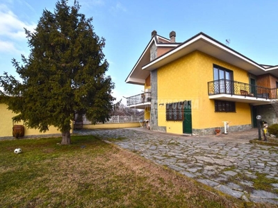 Casa Indipendente in vendita a Volpiano via Alessandro Manzoni 2