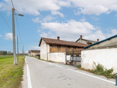 Casale in vendita a Villafranca Piemonte frazione Mottura, 42