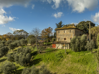 Casale toscano con terreno a San Gimignano