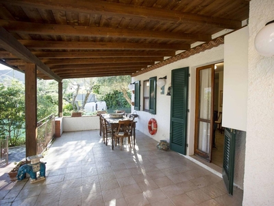 Cozy Villa: Quiet retreat near Spiaggia di Marina di Campo