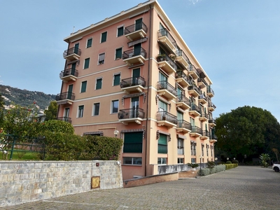 MONOLOCALE a Nervi, Genova
