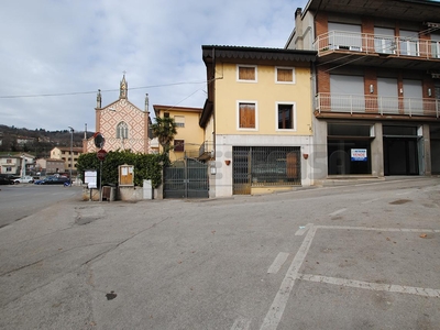 piazza roma 252mq