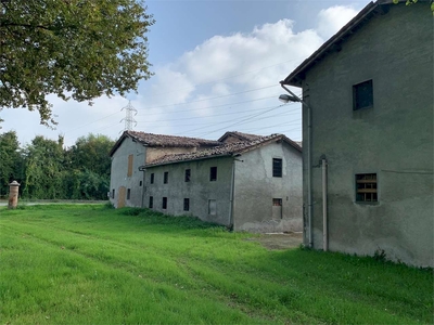 Rustico/Casale in vendita a Modena