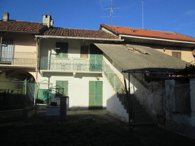 Rustico in vendita a Villafranca Piemonte via Trieste, 5