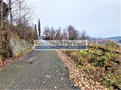 Terreno edificabile residenziale in vendita a Puegnago Sul Garda