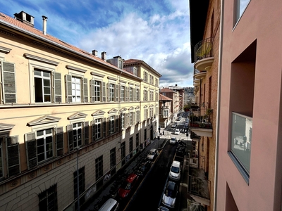 Trilocale in affitto in Via Giacosa, 28, Torino