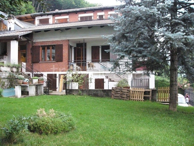 Villa Bifamiliare in vendita a Val di Chy