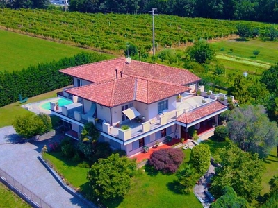 Villa Bifamiliare in vendita a Valperga località valleri, 10