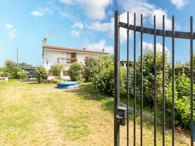 Villa in vendita a Villafranca Piemonte frazione San Luca, 53