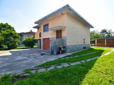 Villa in vendita a Volpiano via Antonio Canova 7