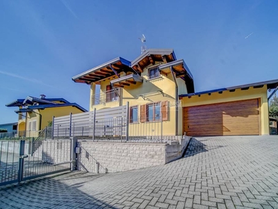 Villa in vendita ad Agrate Conturbia via Monterosa