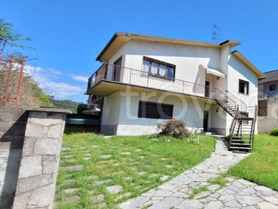 Villa in vendita ad Arona via Vetta d'Italia, 16