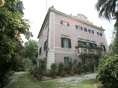 Villa Storica in Vendita Tra Lucca e Pisa