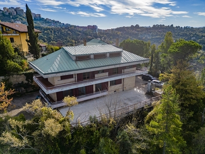 Villa con giardino in strada madonna della vittoria, Chieti