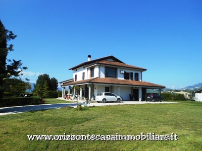 Villa in vendita a Appignano del Tronto