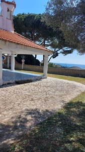 villa indipendente in vendita a Terracina