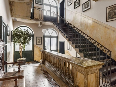 Appartamento di lusso di 189 m² in vendita Via San Maurilio, Milano, Lombardia