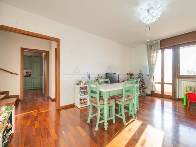 Appartamento in vendita a Montegrotto Terme via Arunzio Stella, 10