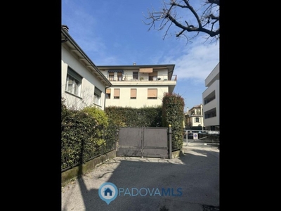 Appartamento in vendita a Padova via Giovanni Canestrini, 55