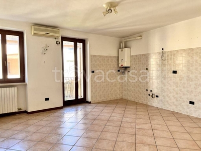 Appartamento in vendita a Pescantina via Borgo