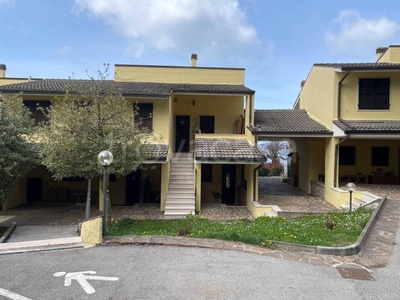 Appartamento in vendita a San Zeno di Montagna contrada Pra' Bestema', 32