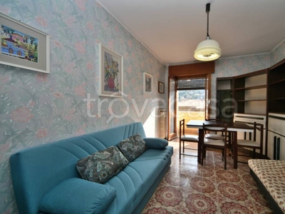 Appartamento in vendita a Torri del Benaco via Gardesana, 65