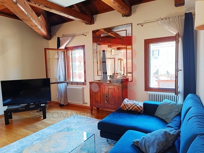 Appartamento in vendita a Venezia campo San Polo - San Cassiano