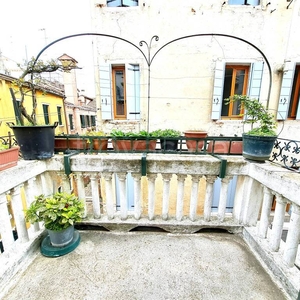 Appartamento in vendita a Venezia lista Vecchia dei Bari