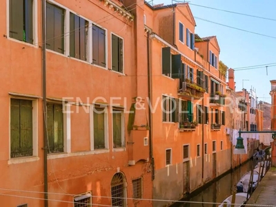 Appartamento in vendita a Venezia ponte del Ghetto Novo