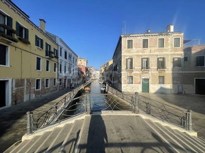 Appartamento in vendita a Venezia santa Croce