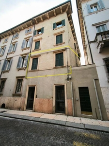 Appartamento in vendita a Verona stradone Arcidiacono Pacifico