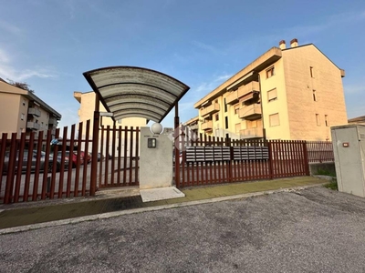 Appartamento in vendita a Verona via agno, 2