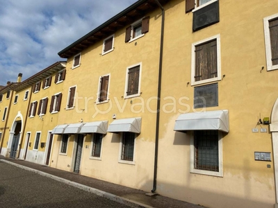 Appartamento in vendita a Villafranca di Verona via caluri