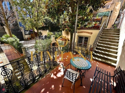Appartamento in Vendita in Borgo Santa Croce a Firenze
