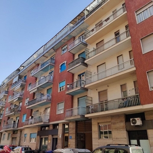 Appartamento in Vendita in Via Biscarra Giovanni Battista e Carlo Felice 2 a Torino