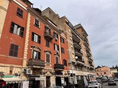 Appartamento in Vendita in Via dei Fulvi 12 a Roma