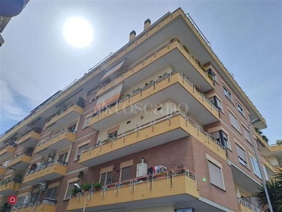 Appartamento in Vendita in Via delle Bermude a Roma