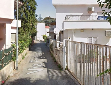 Appartamento in Vendita in Via Figline Valdarno 7 a Roma