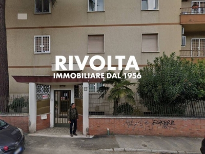Appartamento in Vendita in Via Francesco D'Ovidio 135 a Roma