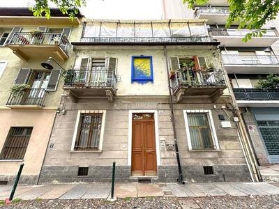 Appartamento in Vendita in Via Musinè 25 a Torino