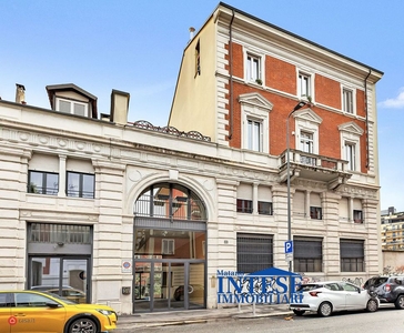Appartamento in Vendita in Via Pier Candido Decembrio 24 a Milano
