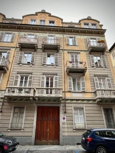 Appartamento in Vendita in Via Vincenzo Vela 36 a Torino