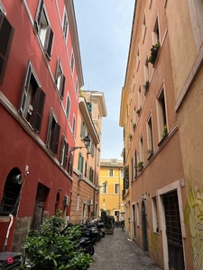 Appartamento in Vendita in Vicolo di Santa Margherita a Roma