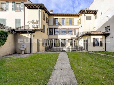 Appartamento - Plurilocale a Brescia centro, Brescia
