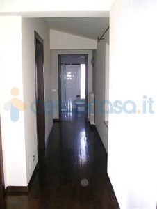 Appartamento Trilocale in ottime condizioni in affitto a Modena