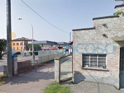 Capannone industriale da ristrutturare, in affitto in Viale Stazione 4, Rottofreno