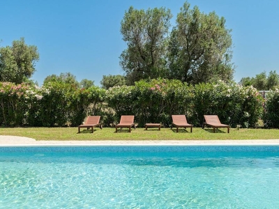 Casa a San Vito Dei Normanni con giardino e piscina